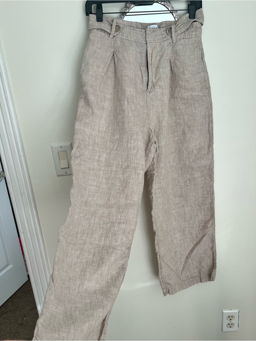 Nicole Miller Cropped Linen Pants in Tan